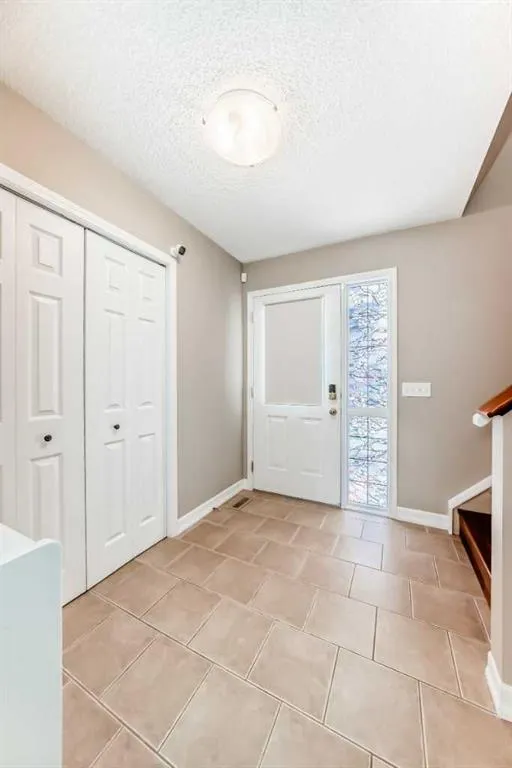 26 Royal Elm Drive NW