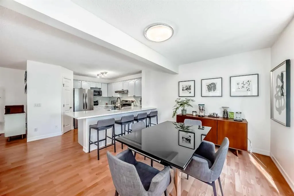 26 Royal Elm Drive NW