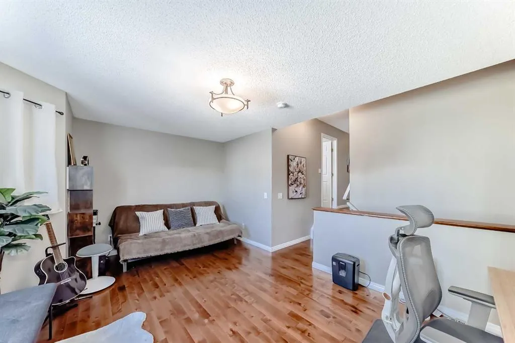 26 Royal Elm Drive NW