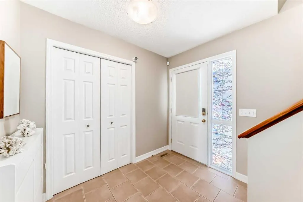 26 Royal Elm Drive NW