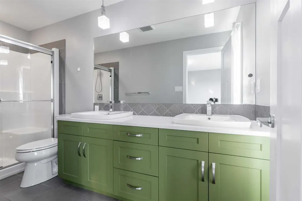 263 Northlander Bend W