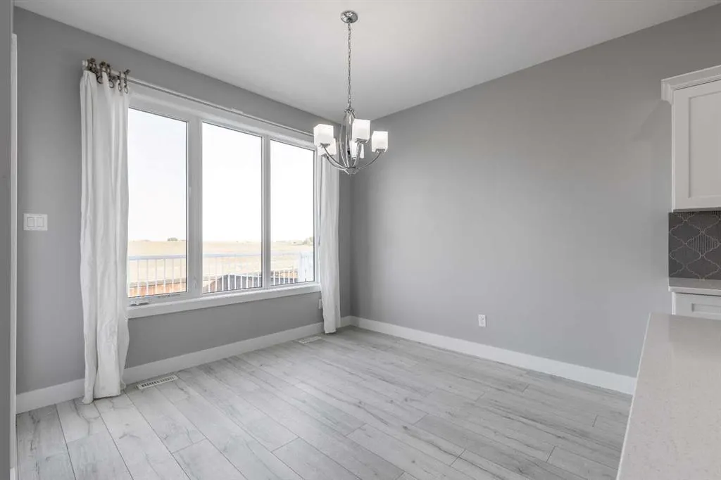 263 Northlander Bend W