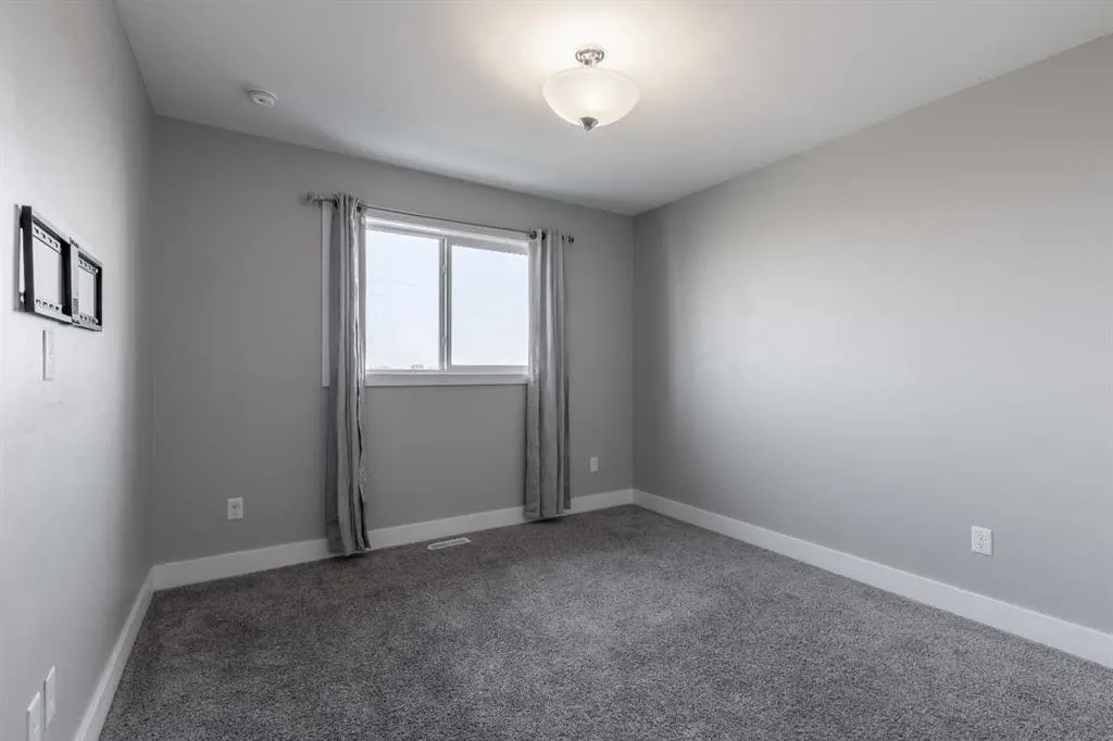 263 Northlander Bend W