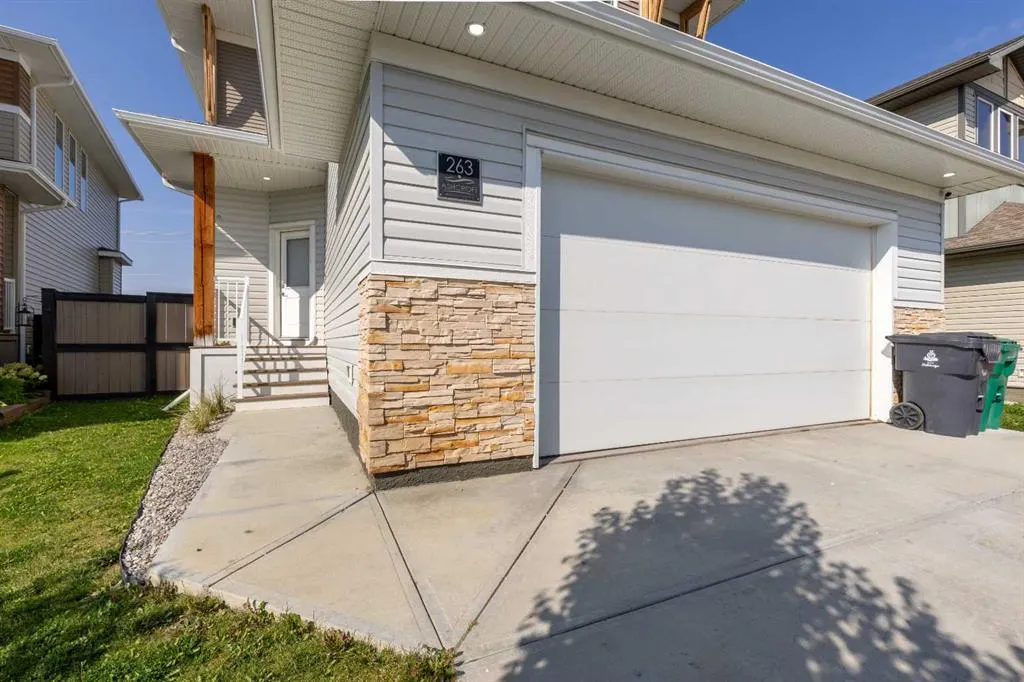 263 Northlander Bend W