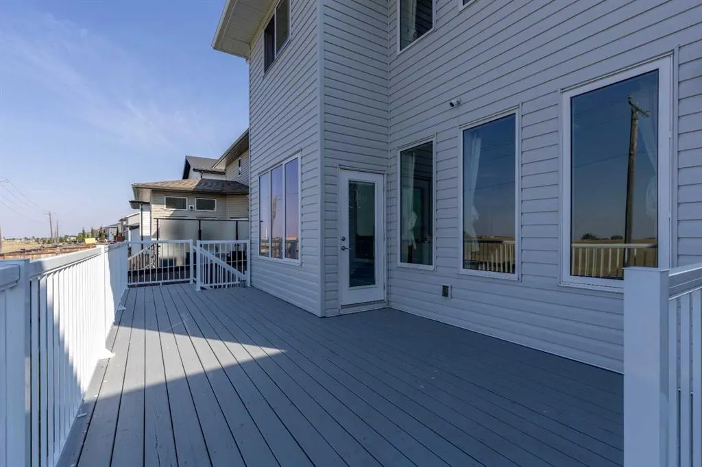 263 Northlander Bend W