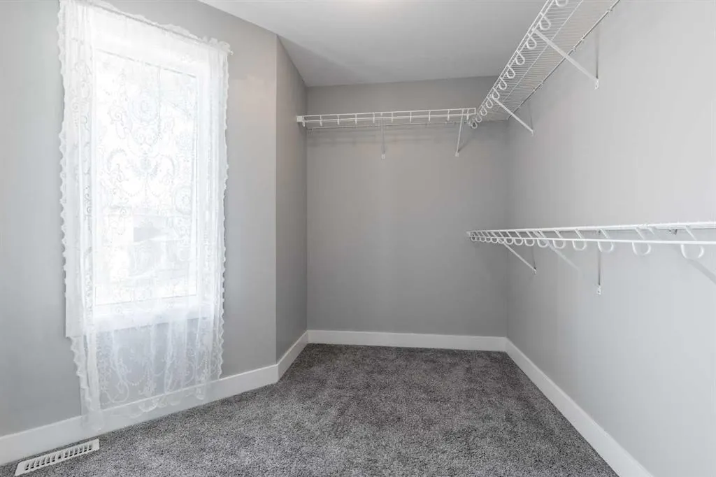 263 Northlander Bend W