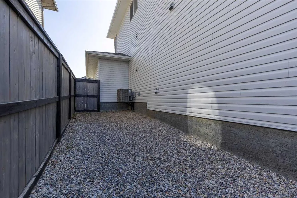 263 Northlander Bend W