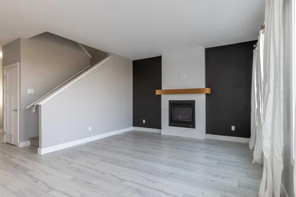 263 Northlander Bend W