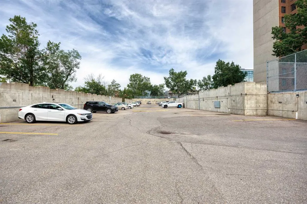 4944 Dalton Drive NW, #612