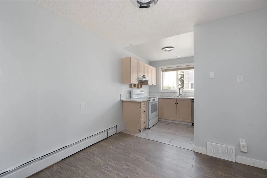 600 Signal Road, #402