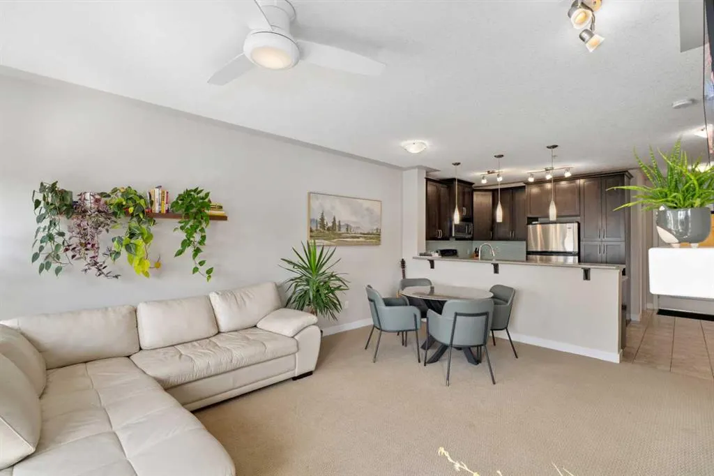 30 Discovery Ridge Close SW, #325
