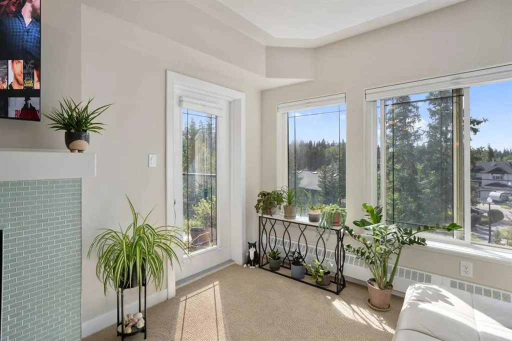 30 Discovery Ridge Close SW, #325