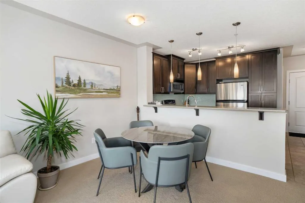 30 Discovery Ridge Close SW, #325