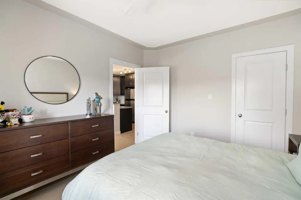 30 Discovery Ridge Close SW, #325