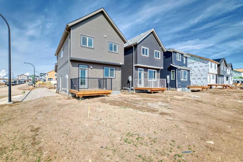 64 Bartlett Way SE