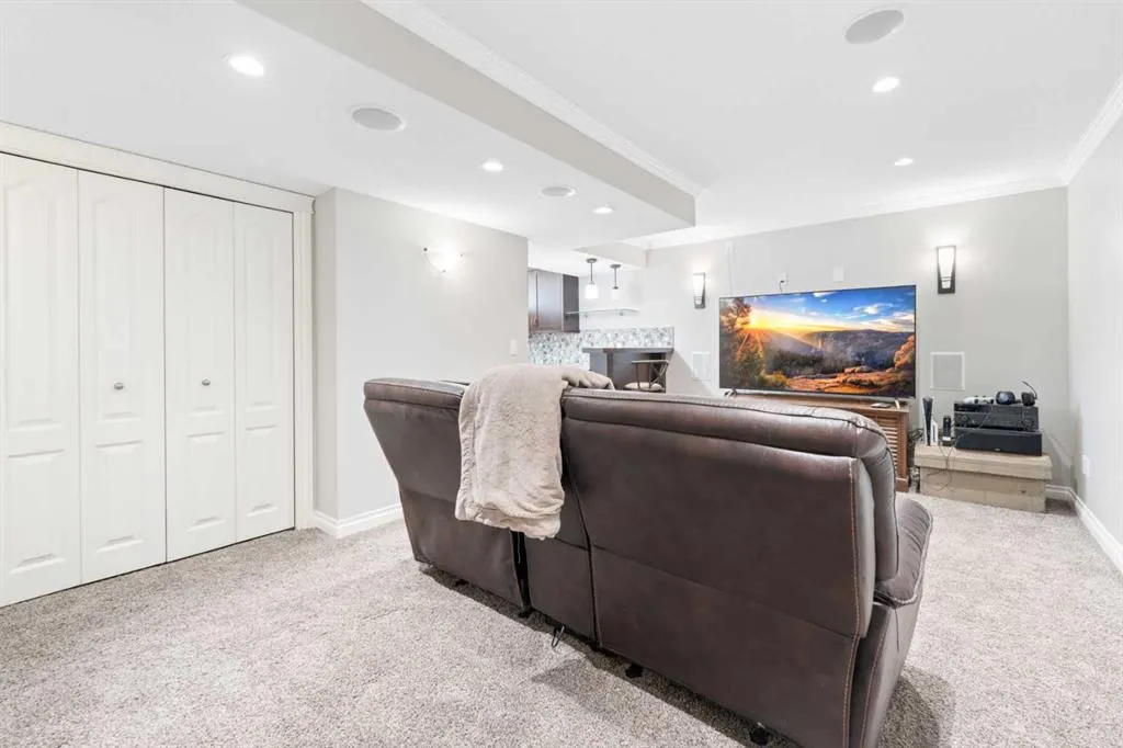 9 Drake Landing Way