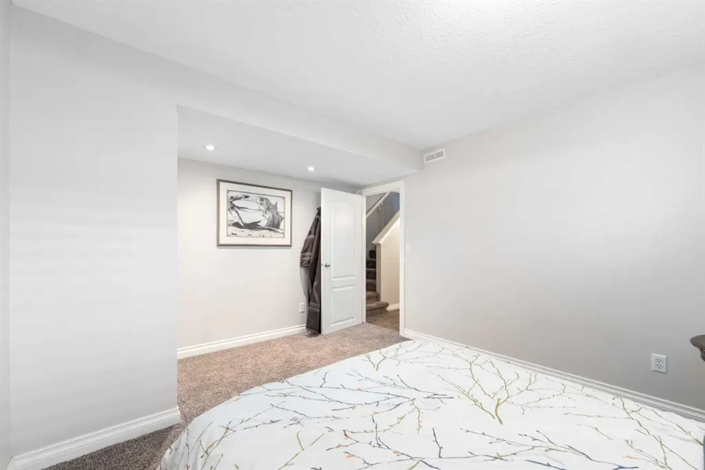 9 Drake Landing Way