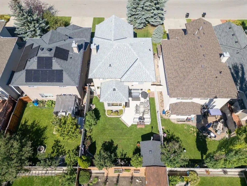 255 Everwillow Close SW