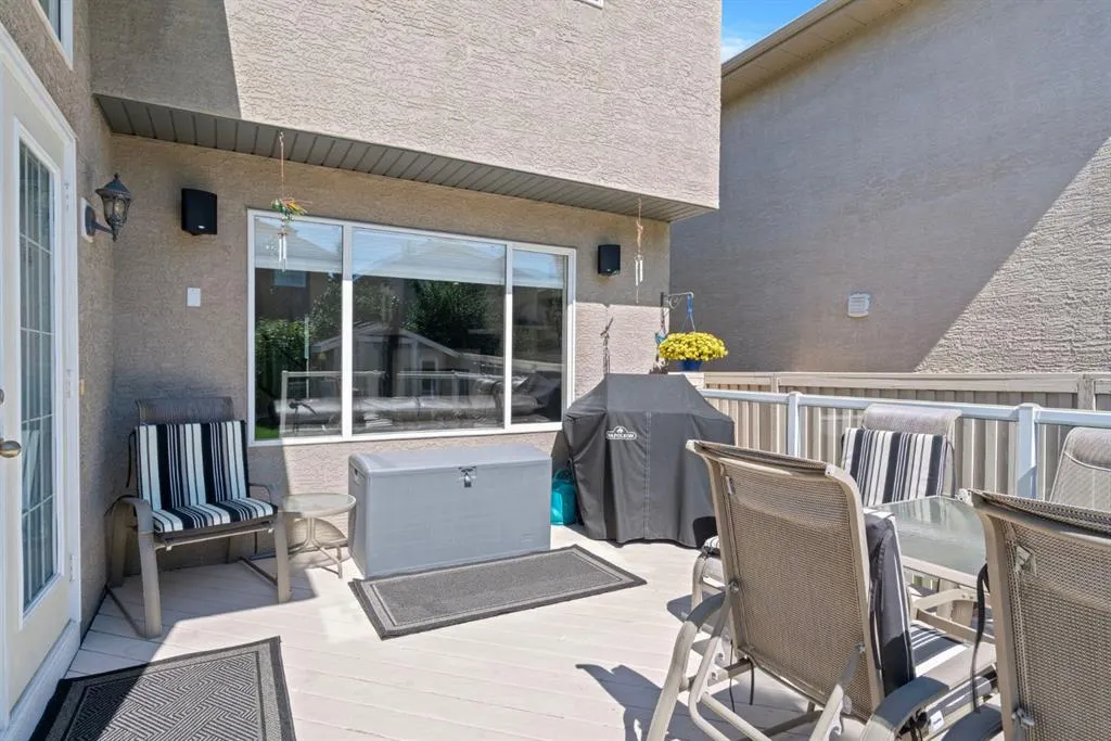 255 Everwillow Close SW