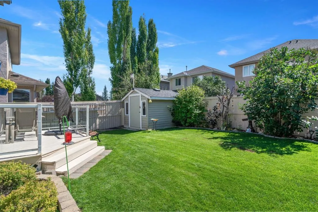 255 Everwillow Close SW