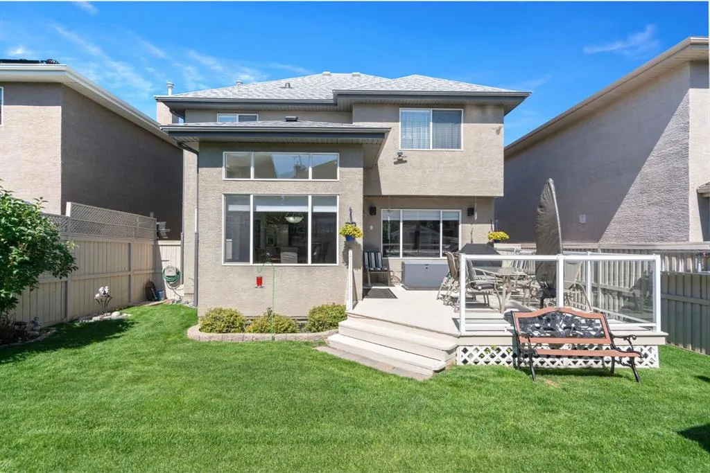 255 Everwillow Close SW