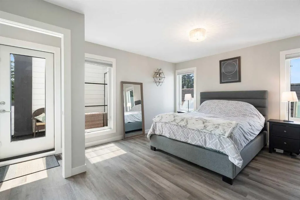 136 21 Avenue NE, #2