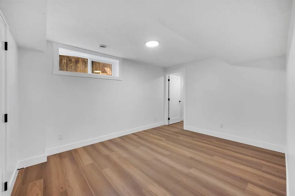 23 Edgewood Place NW