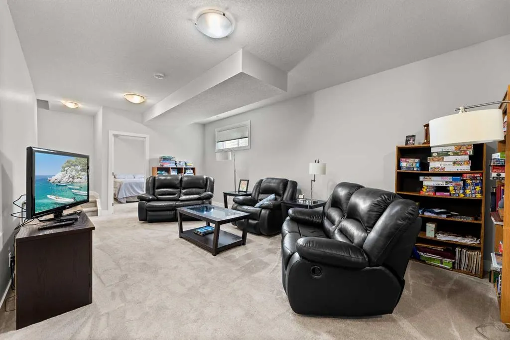 20 Silverado Crest Park SW, #204