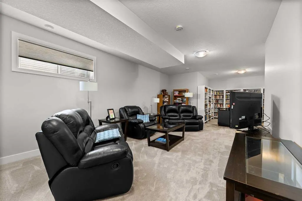 20 Silverado Crest Park SW, #204