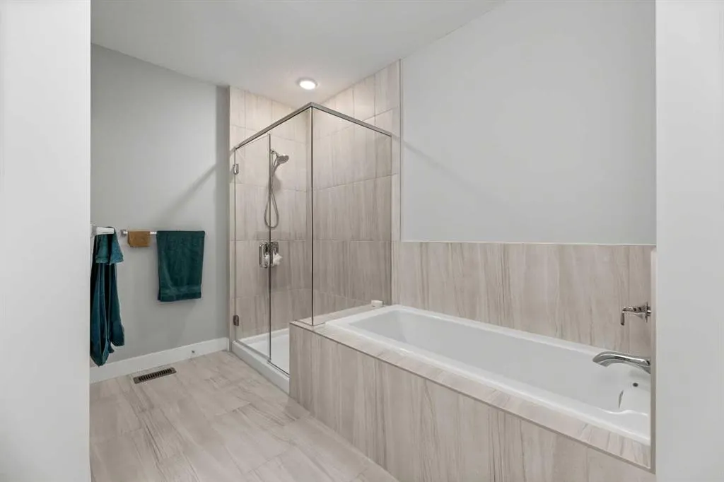 20 Silverado Crest Park SW, #204