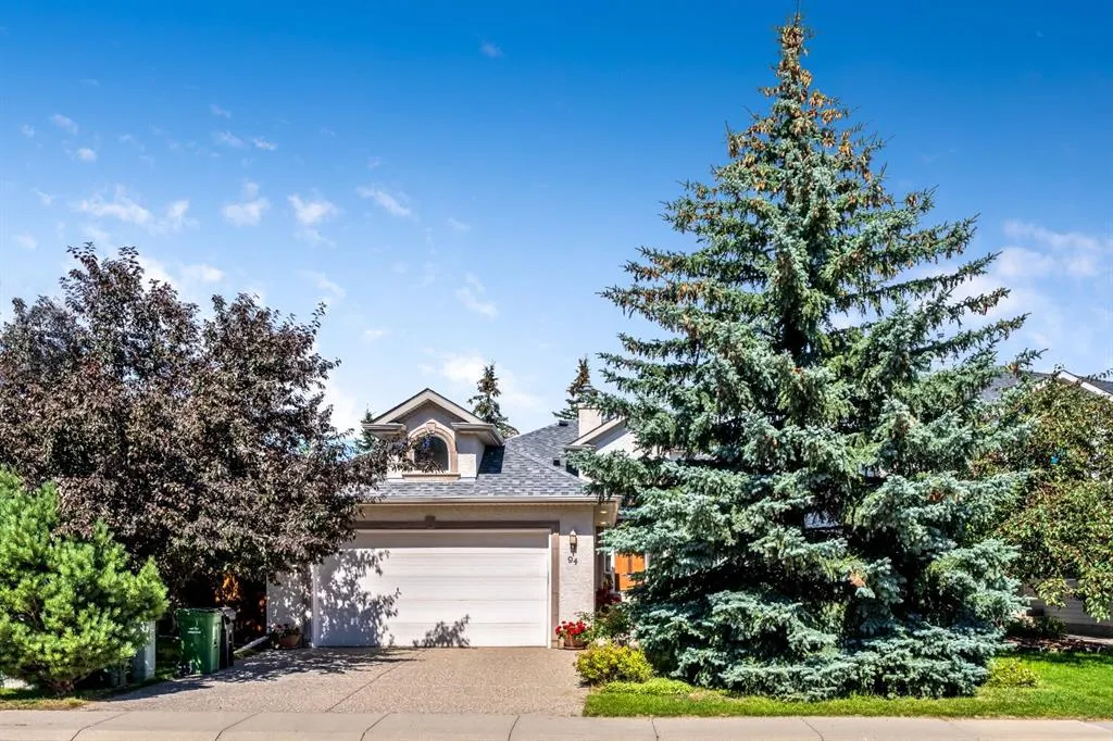 94 Simcoe Crescent SW