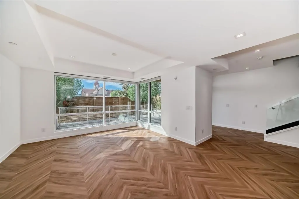 8445 Broadcast Avenue SW, #112