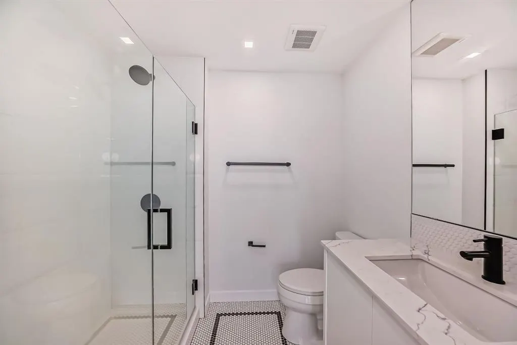8445 Broadcast Avenue SW, #112