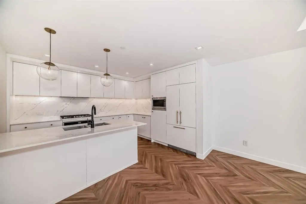 8445 Broadcast Avenue SW, #112