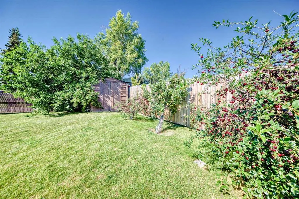 131 Ranchlands Court NW