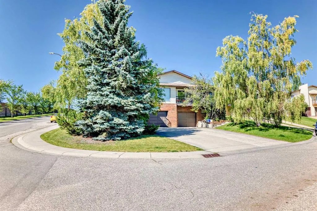 131 Ranchlands Court NW