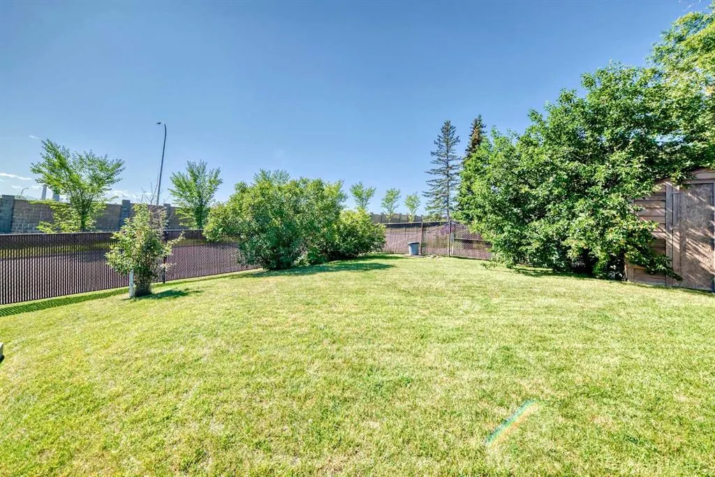 131 Ranchlands Court NW