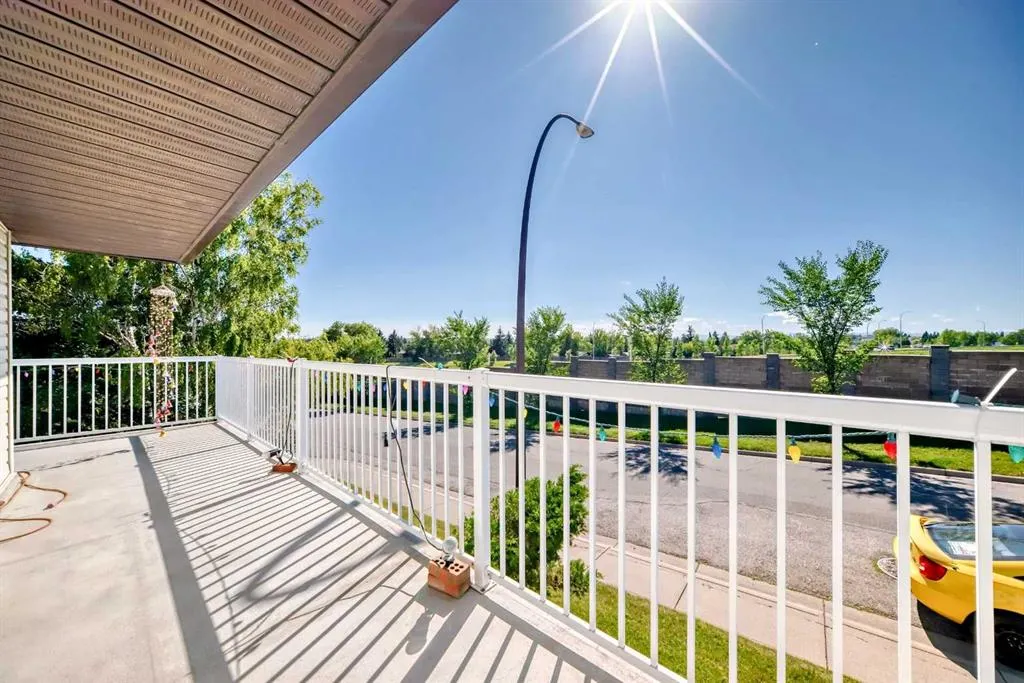 131 Ranchlands Court NW