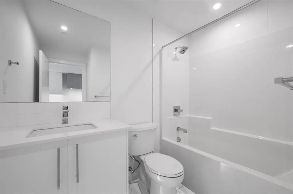 8370 Broadcast Avenue SW, #402