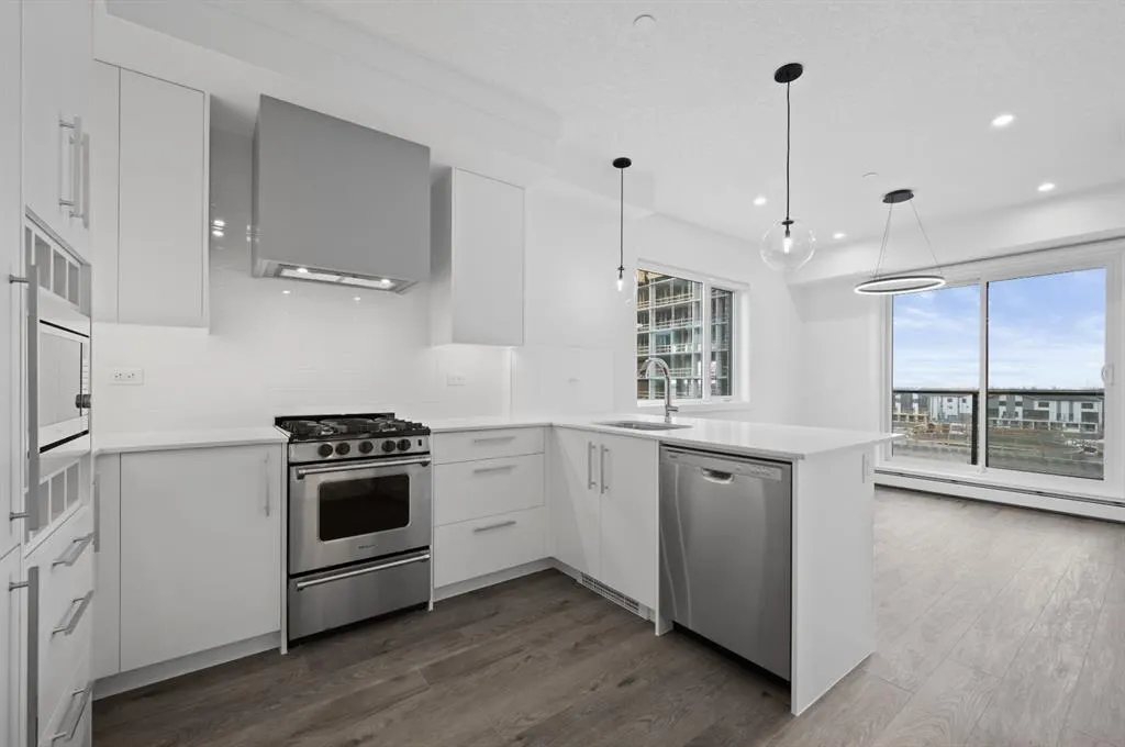 8370 Broadcast Avenue SW, #402