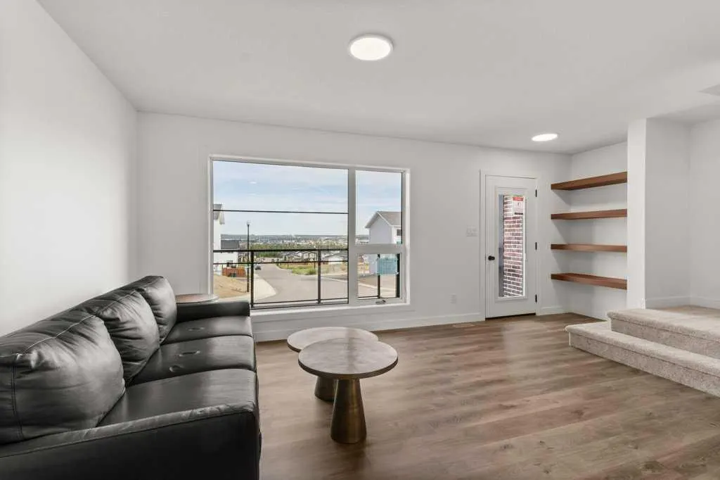 16 Violet Point