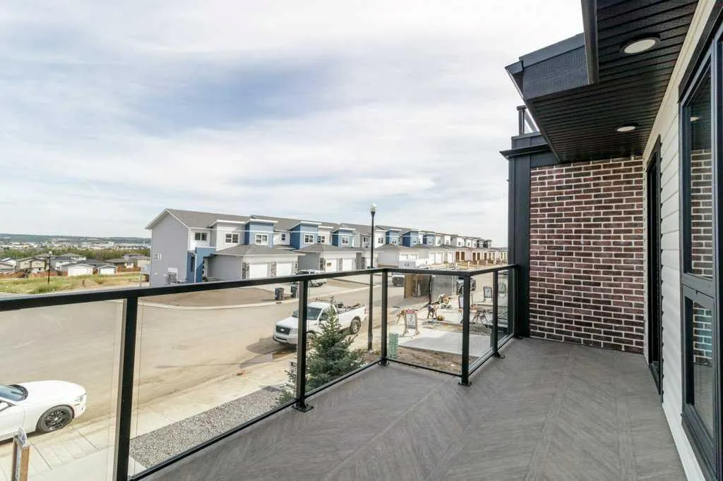 16 Violet Point