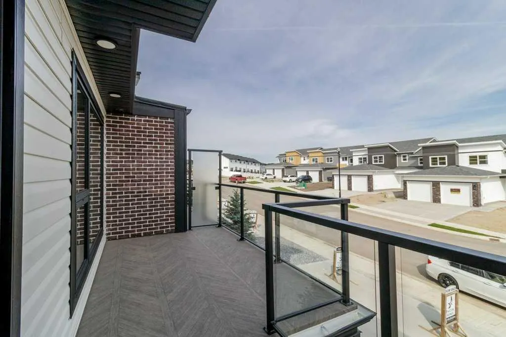 16 Violet Point