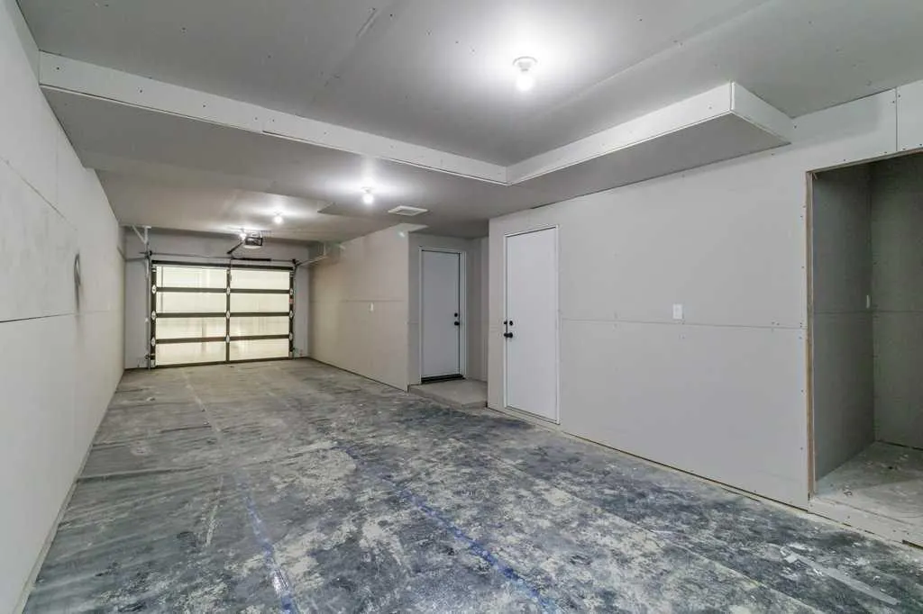 16 Violet Point