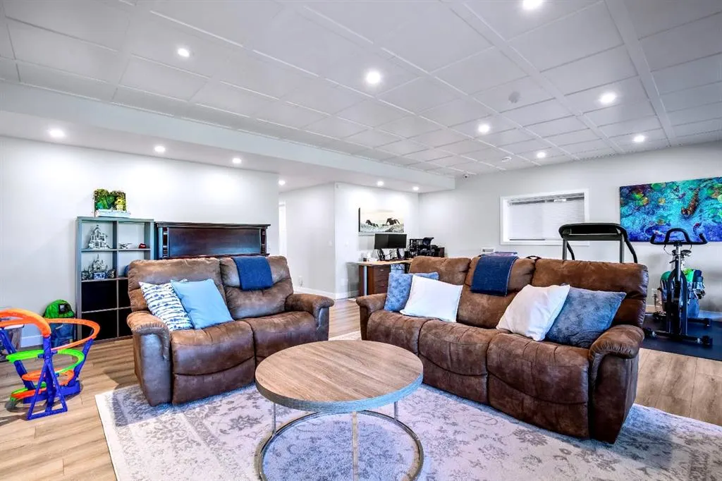 55 Sundown Way