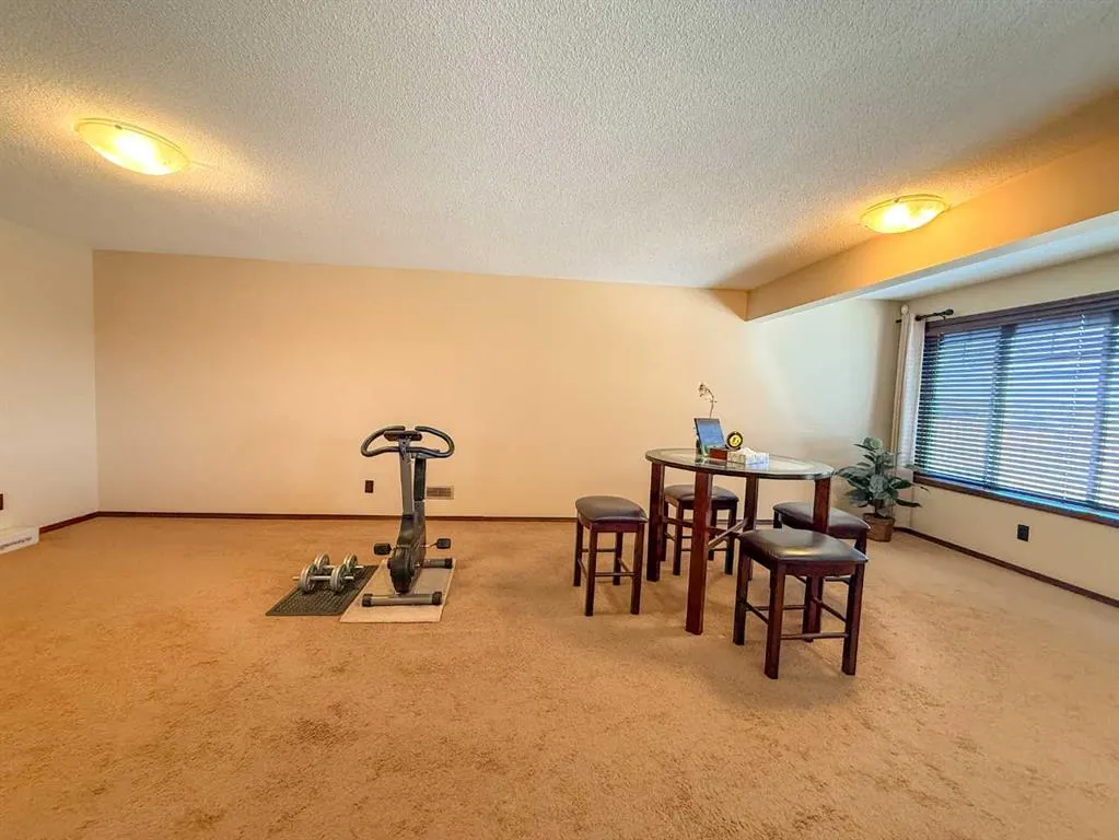 128 Chaparral Valley Drive SE