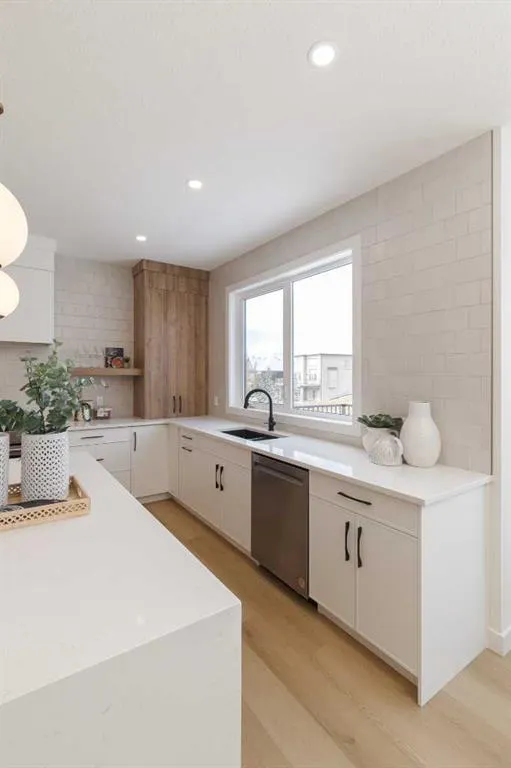 345 Limestone Bay
