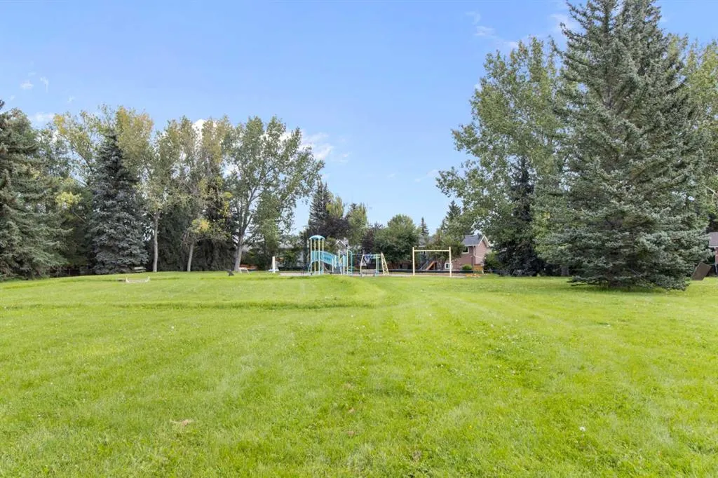 472 Cedarille Crescent SW