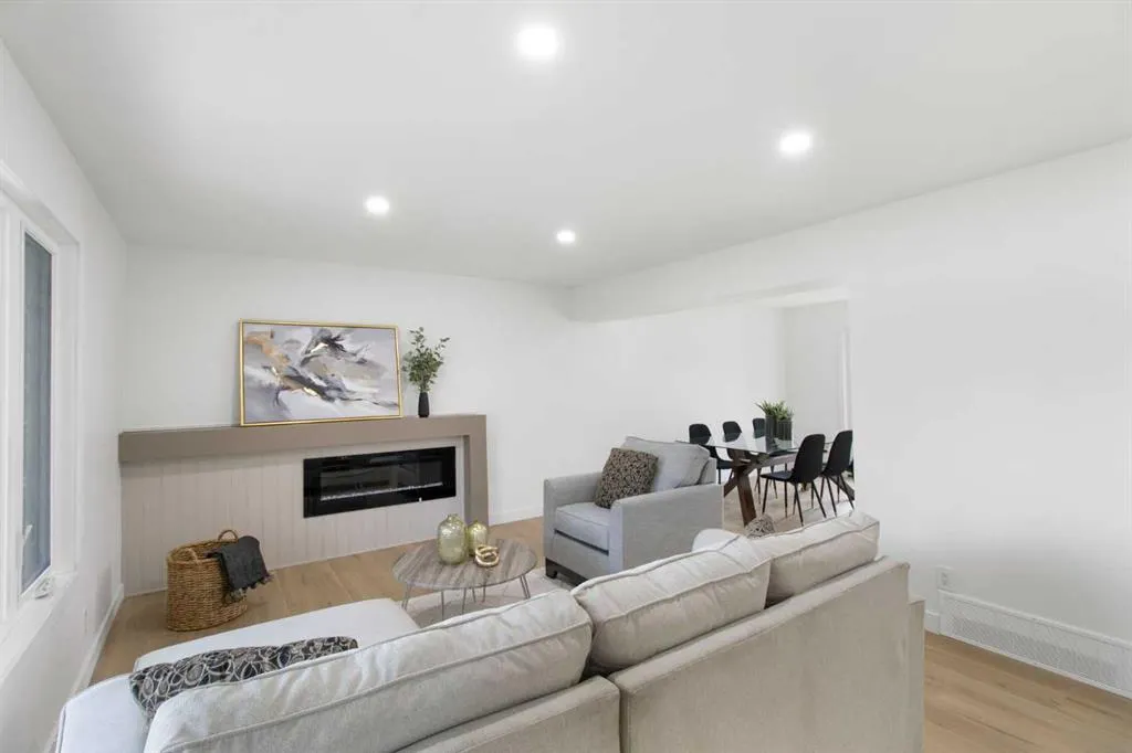 472 Cedarille Crescent SW