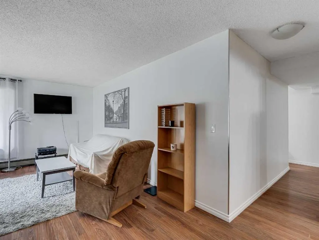 1107 15 Avenue SW, #101